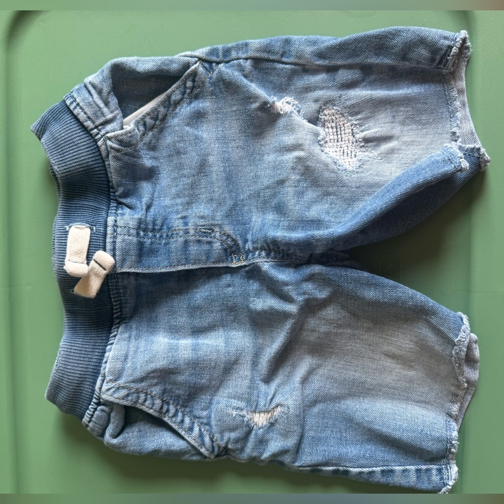 Excellent Condition! Gap Kids Boys Denim Shorts!! Size 5T